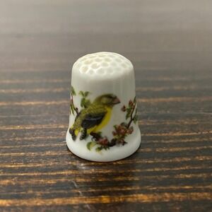 Vintage Vista Alegre VA Portugal Porcelain Thimble Green Yellow Bird Collectible